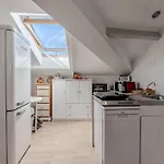 De Maitre Traversant Apartament *