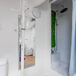De Maitre Traversant Apartament *