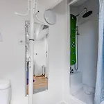 De Maitre Traversant Apartament *