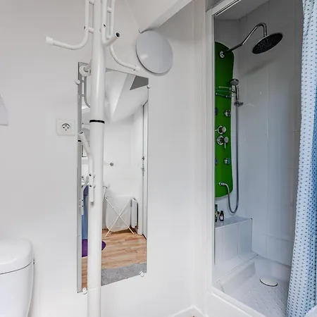De Maitre Traversant Apartment *