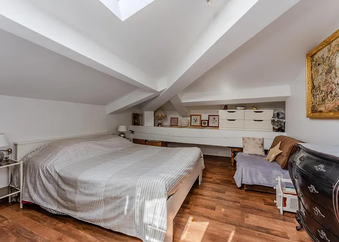 De Maitre Traversant Lejlighed